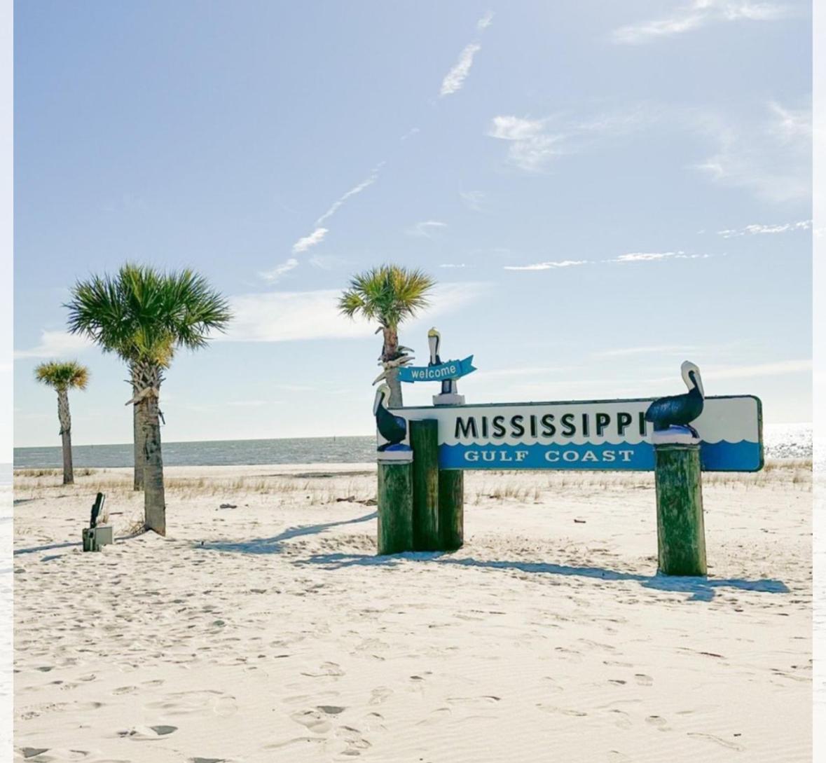Feels Like Home Escape, 1/2 Mile To Beach Gulfport Exterior photo