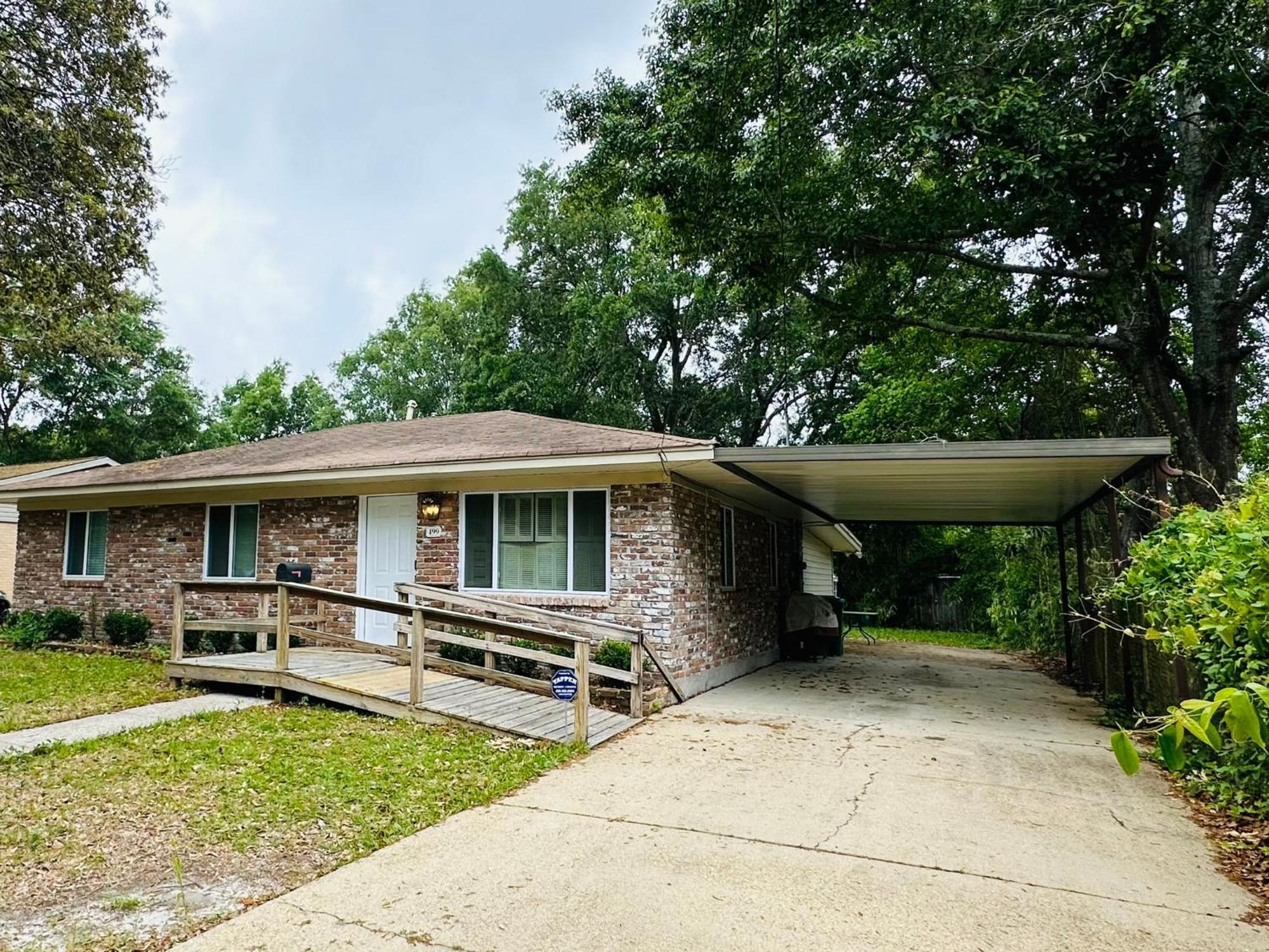 Feels Like Home Escape, 1/2 Mile To Beach Gulfport Exterior photo